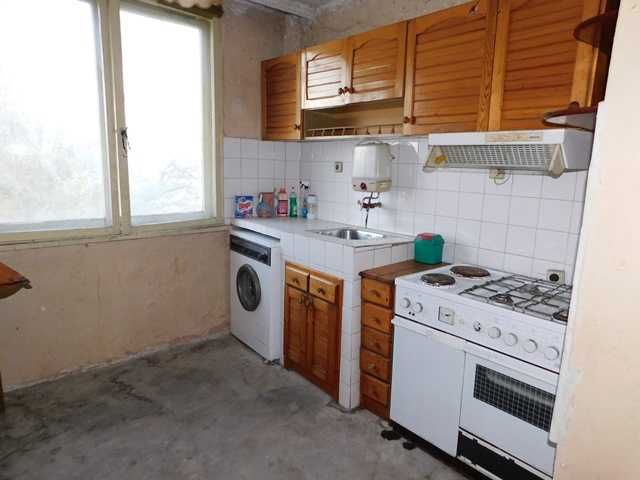 Продава се Тристаен апартамент в Търговище, Център - 95 кв.м за 940 €/кв.м - Снимка #2