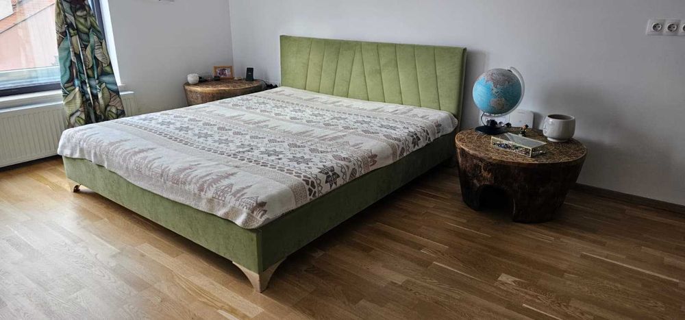 Зелено двойно легло с матрак