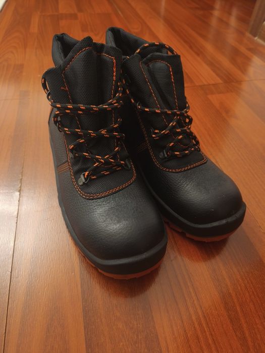 Спецобувь, новая