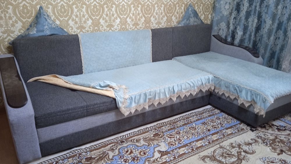 Диван для гостиной продам