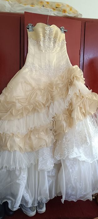 Vând rochie de mireasă
