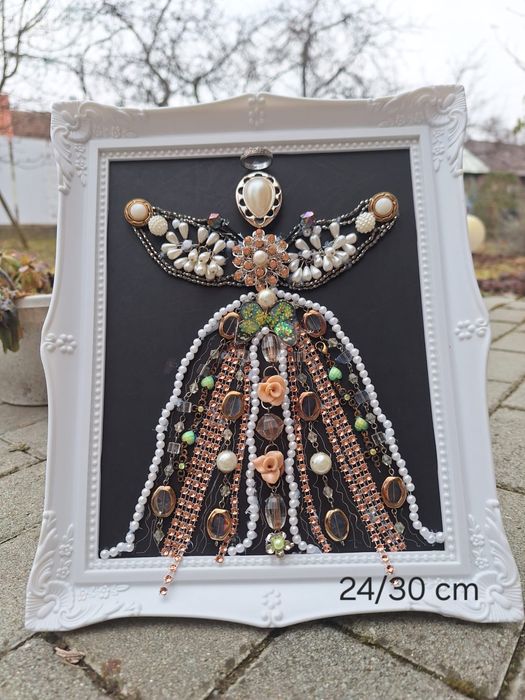 Decoratiuni din brose