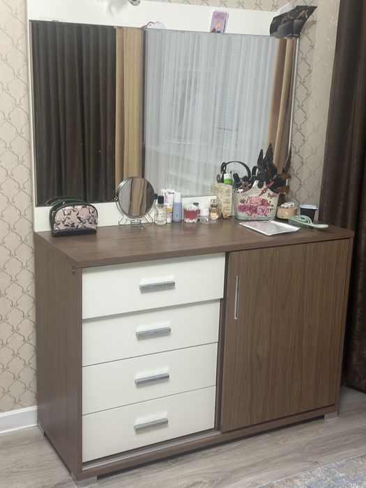 Продам шкаф купе с комодом