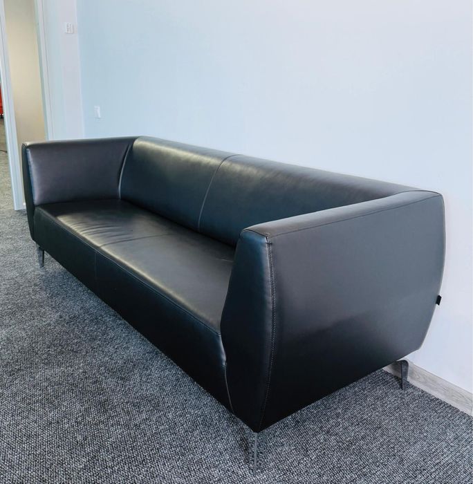 Продам кожаный диван