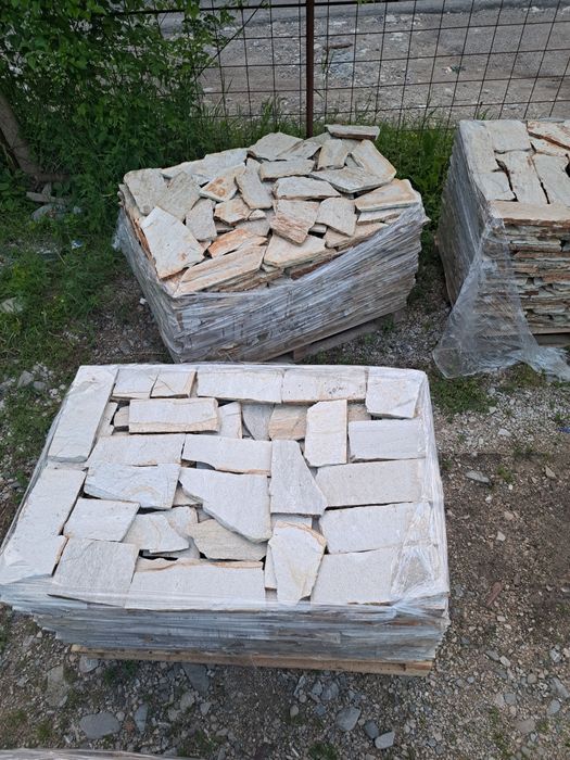 Vand si montez piatra naturala de munte