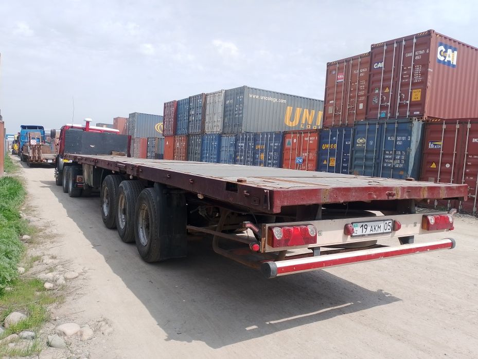 КамАЗ плащатька шаланда контейнеровоз