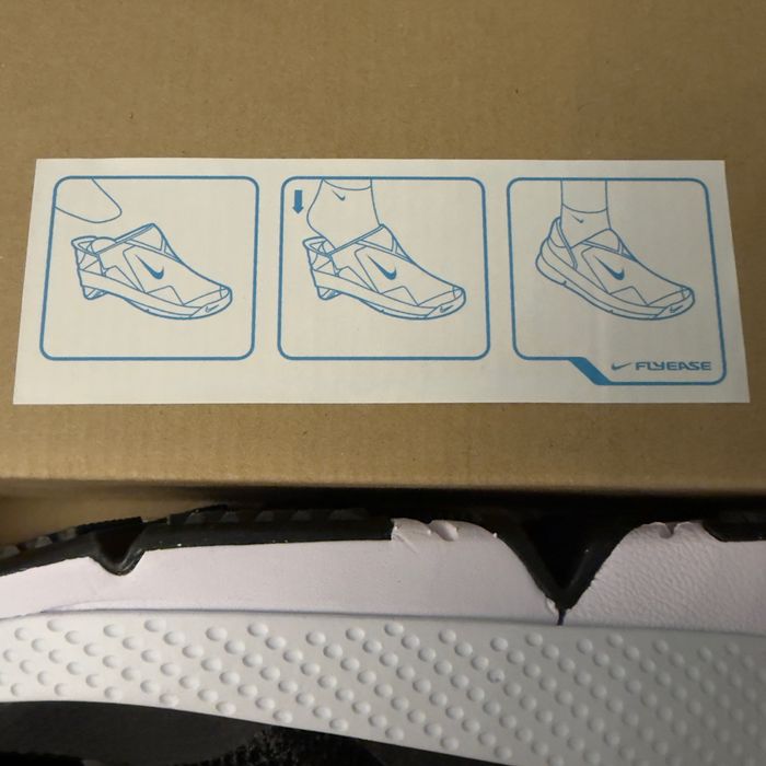 Кроссовки Nike без шнурков