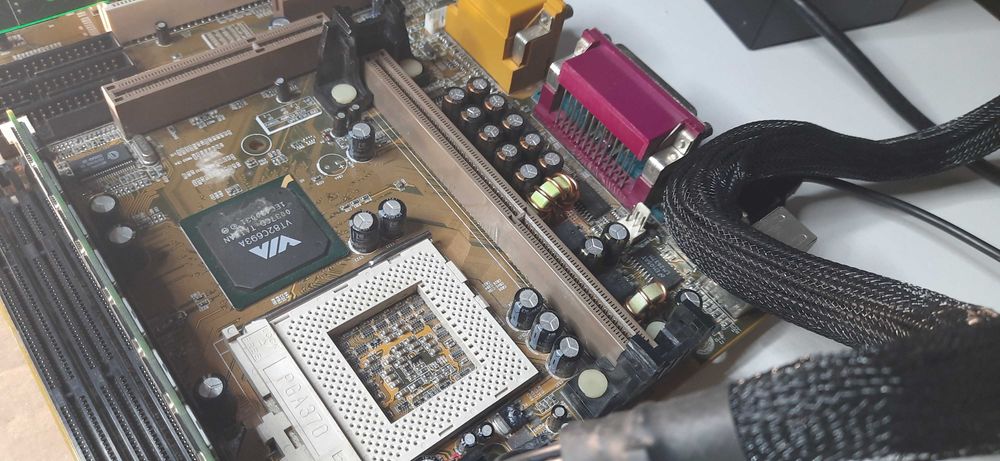RARITATE Retro: Placa Combo Slot 1 + Socket 370 LuckyTech VIA 133A + Pentium II 350 + 128MB RAM