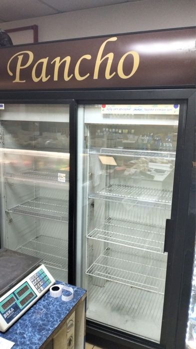 Продам холодильник витринный нерабочий