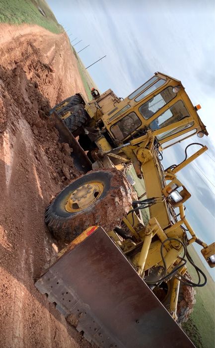 Автогрейдер дз-143