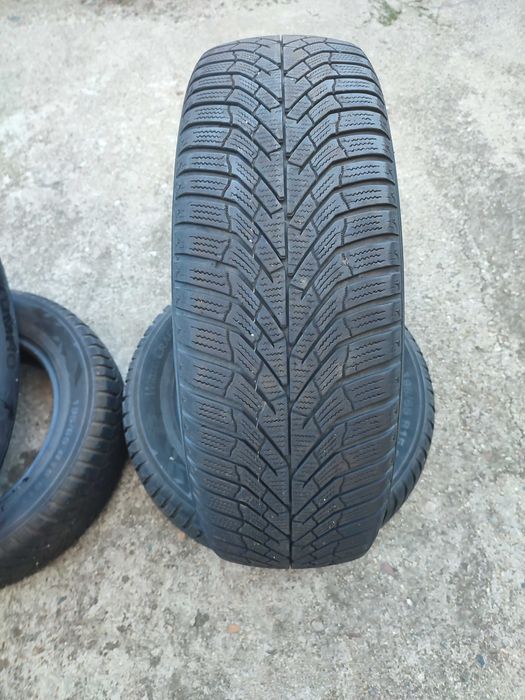 4 бр. 215/65/17 Зимни гуми Kumho