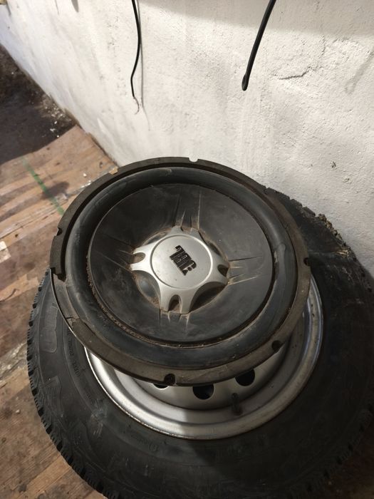 Продам сабвуферную колонку