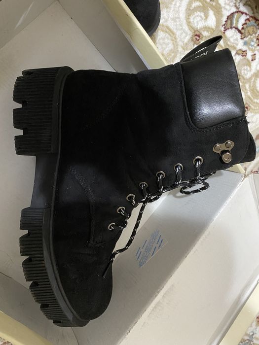 Продам зимние ботинки