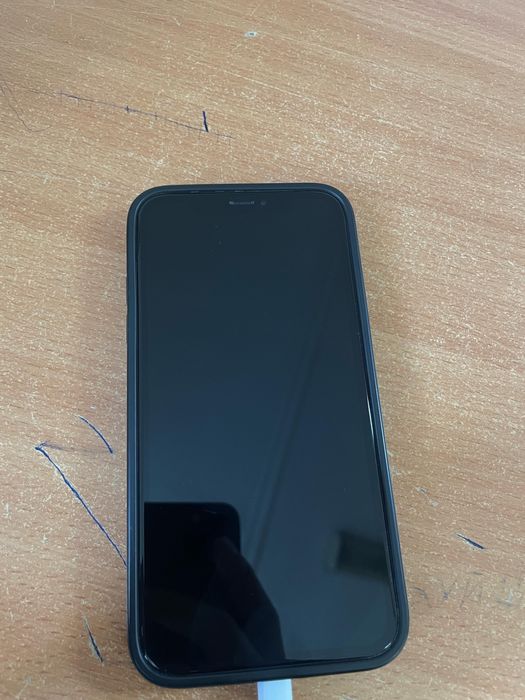 Продам iPhone XR