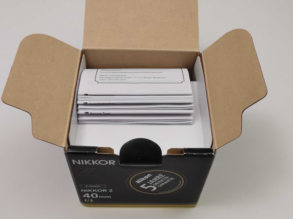 Nikon Nikkor Z 40mm f/2 Full Frame обектив за Nikon Z фотоапарати