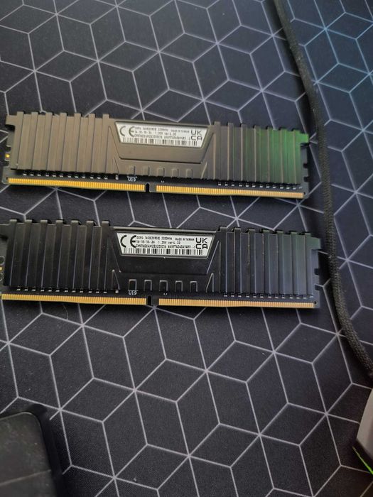 Vand 16 gb ram DDR4 8x2 3200 mhz