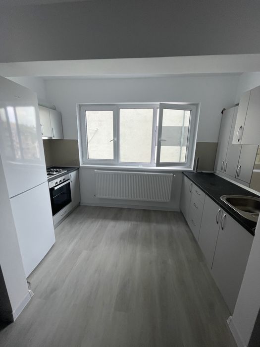 Inchiriez apartament 3 camere complex Crystal Residence Rediu
