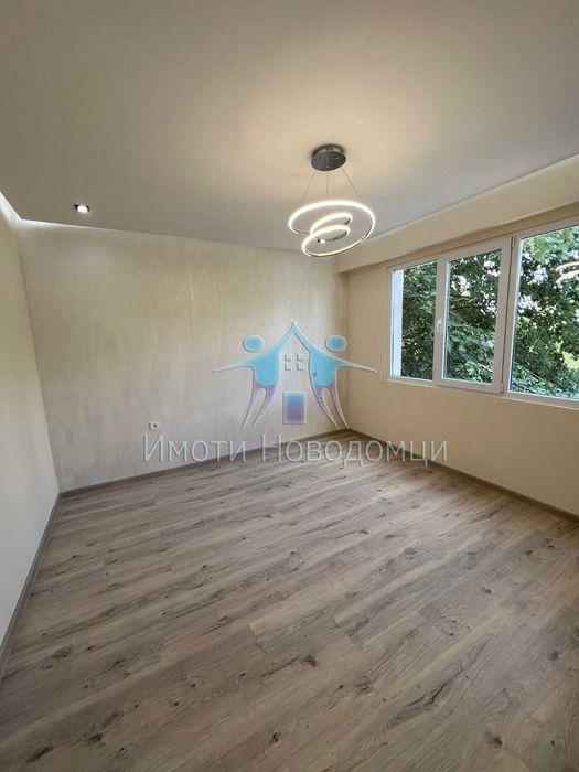 Продава се Двустаен апартамент в Шумен, Пазара - 60 кв.м за 1573 €/кв.м - Снимка #9