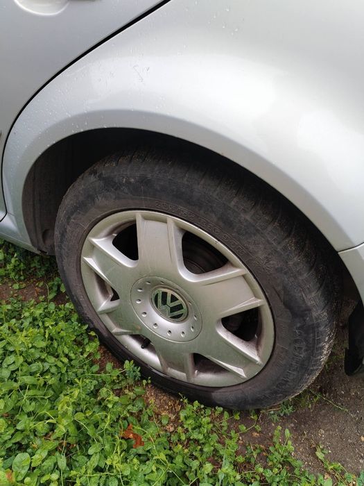 !!!НАПЪЛНО ОБСЛУЖЕН !!Продавам WV Голф 4  1,6/101 к.с /2000 г..