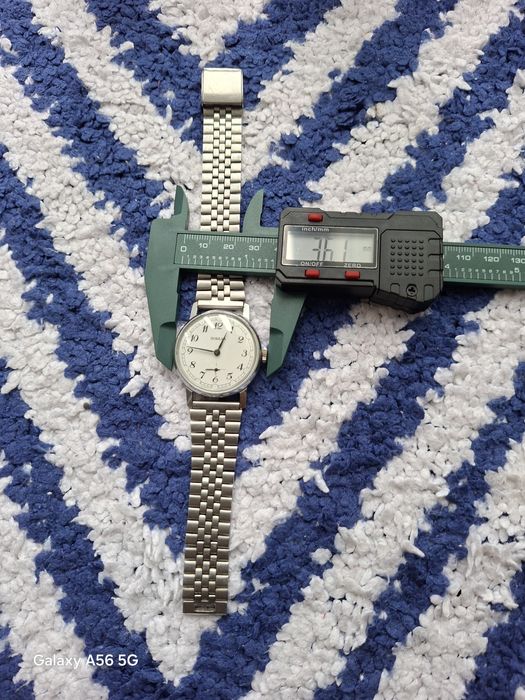 Ceas vintage Pobeda fabricat în URSS, Rusia Sovietică,