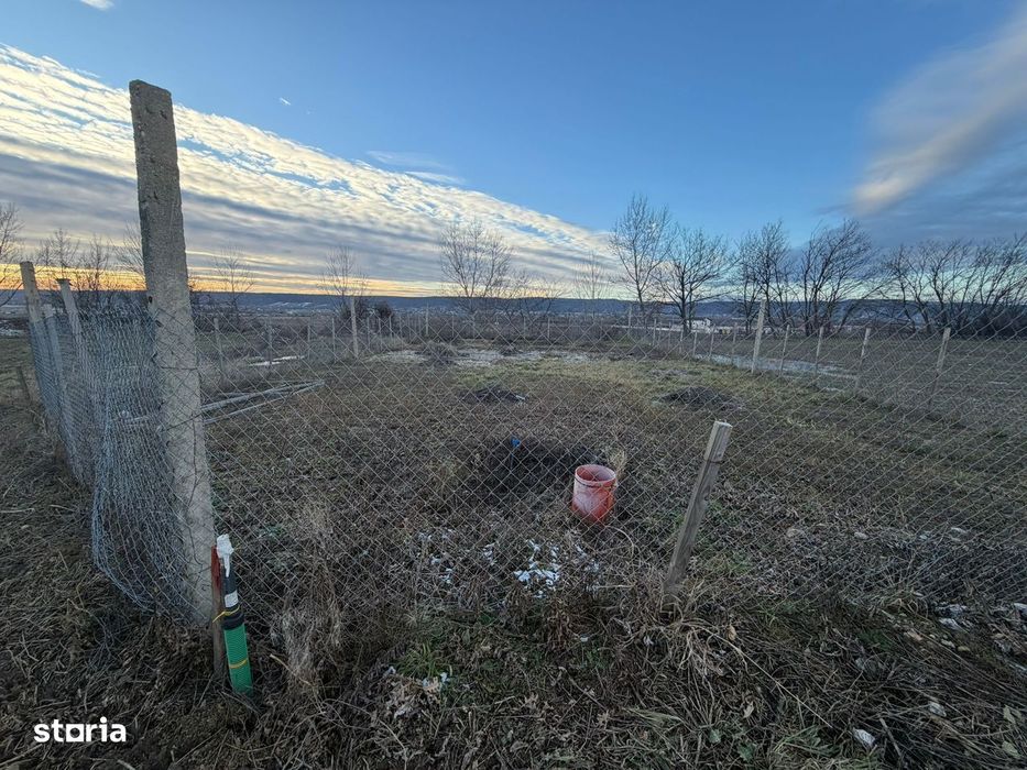 Teren Mioveni, Cartier Colibasi, toate utilitatile, gard, zona buna