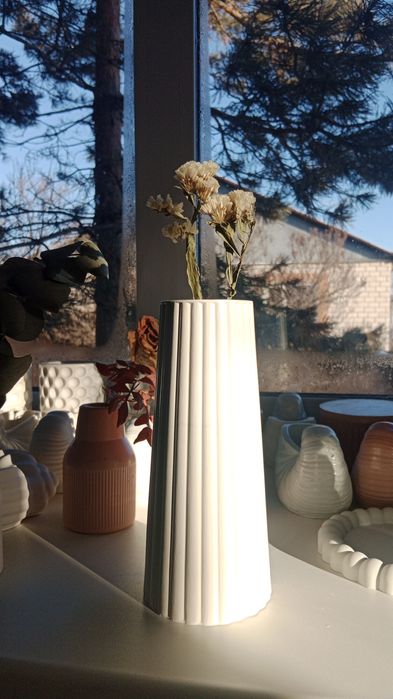 Большая гипсовая ваза