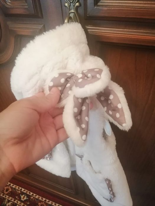 Для девушке безрукавка