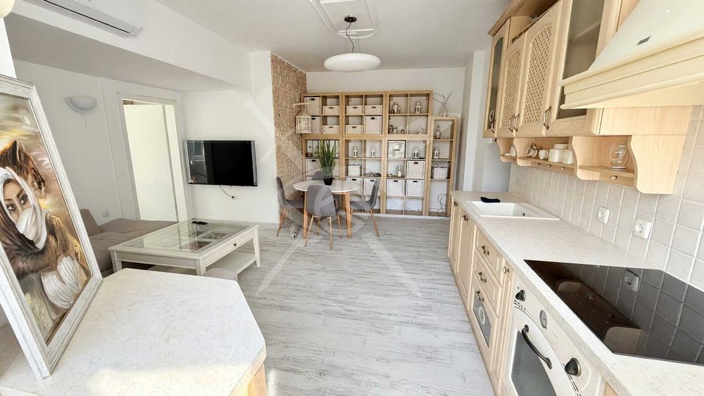 Дава се под наем Тристаен апартамент в София, Оборище - 70 кв.м за 1100 € - Снимка #1