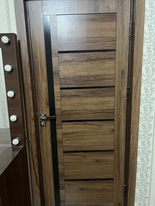 Eshiklar sotiladi 3 ta bor