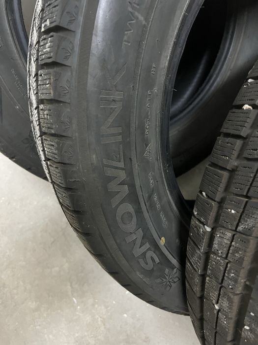 Продам шины в отличном состояний