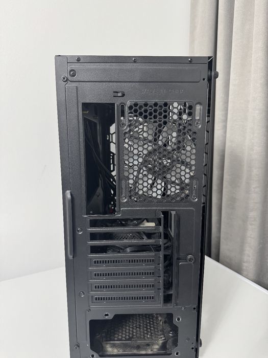 Корпус мидл тауер