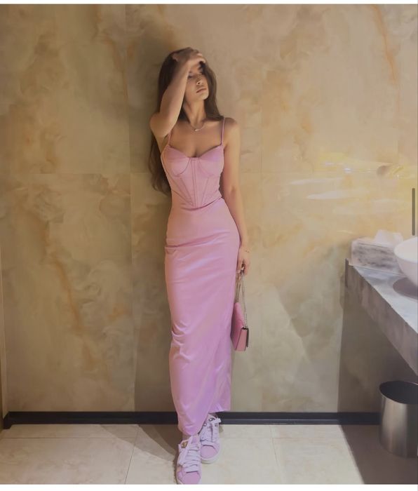 Вечернее платье от pretty little things