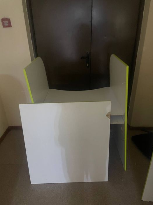 3 Столы для офиса ,плохое состояние