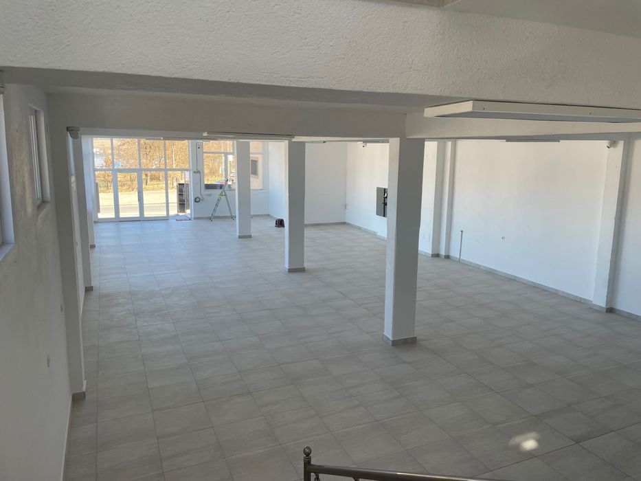 Дава се под наем Магазин в Разлог - 450 кв.м за 62962.56 € - Снимка #3
