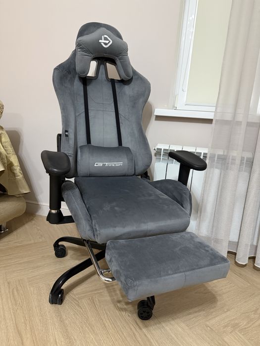 Игровое кресло GT Racer