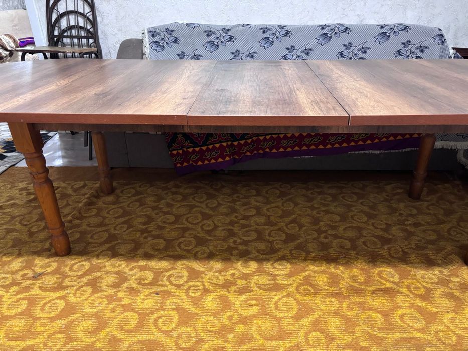 Кухонный стол,для болшьой семи