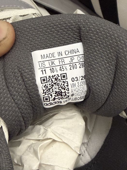 Продам кроссовки Adidas