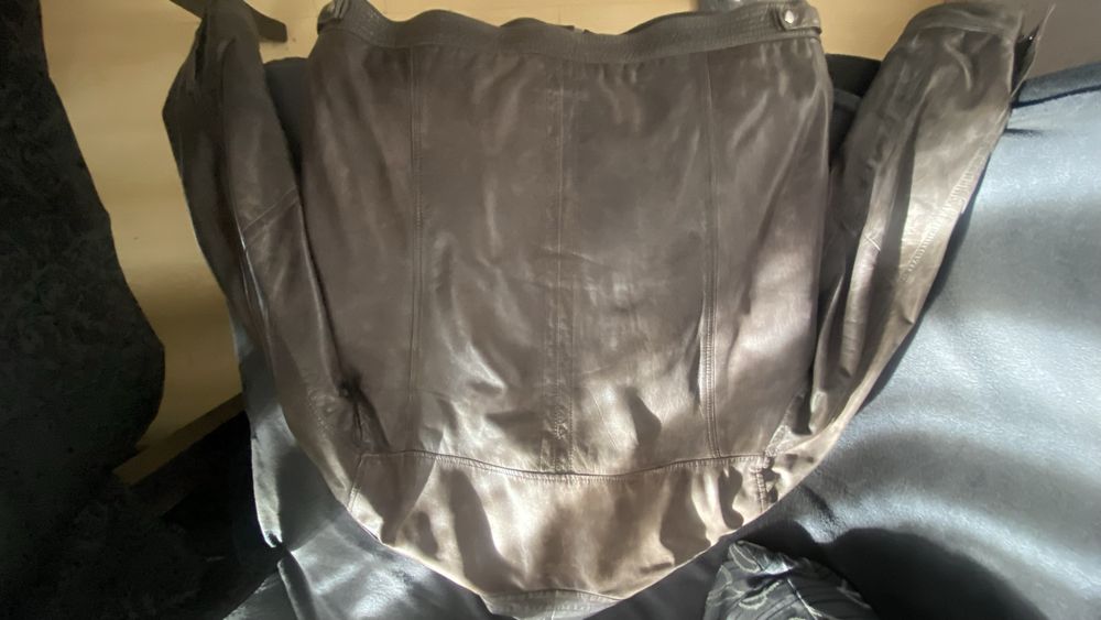 Продавам кожено яке