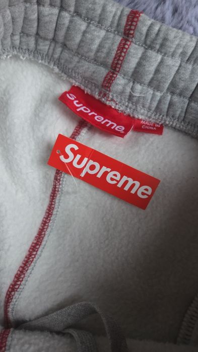 Pantaloni Supreme Gri