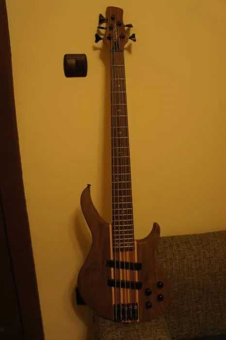 Chitara bass activ cu 5 corzi Harley Benton HBZ-2005