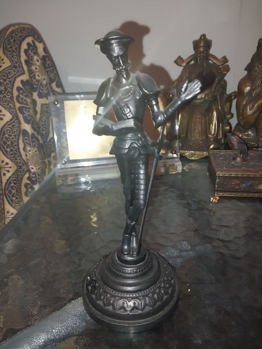 Продам статуэтки