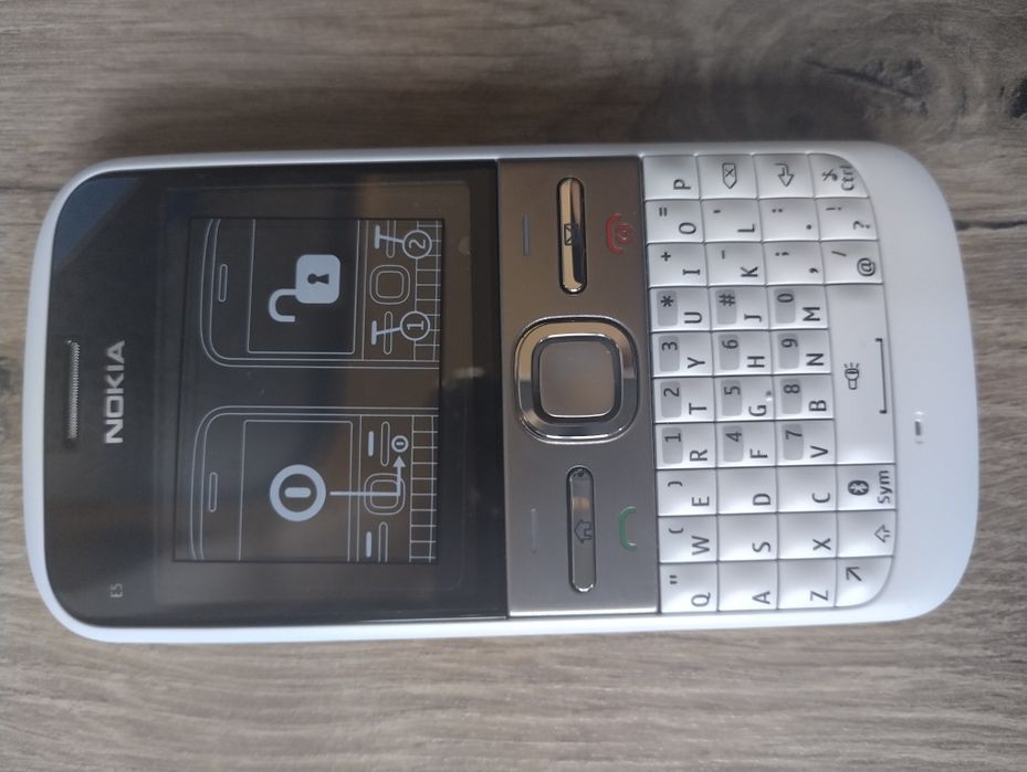 Nokia E5 ретро Модел Нокия абсолютна рядкост чисто нов ретро телефон