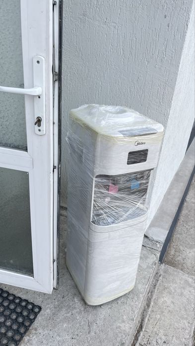 Кулер для воды Midea