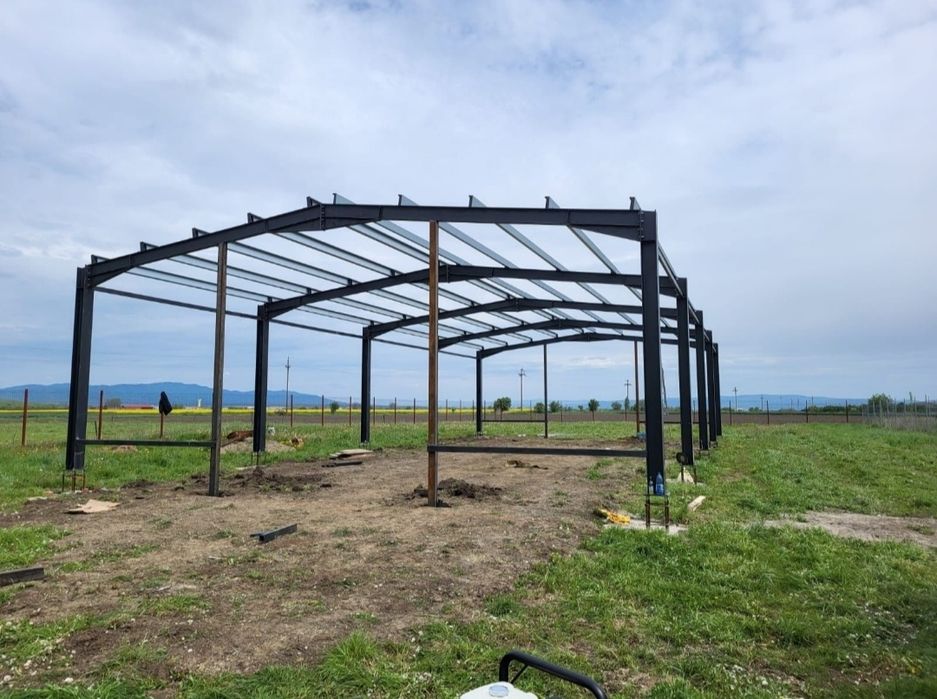 Vând hală metalica