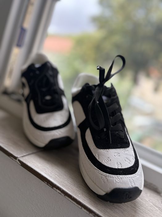 Vand adidasi Chanel