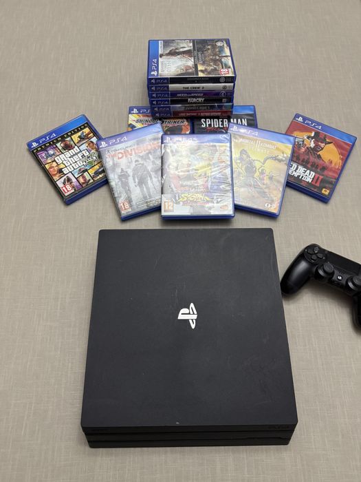 Ps4 pro perfect functional cu 13 jocuri și maneta