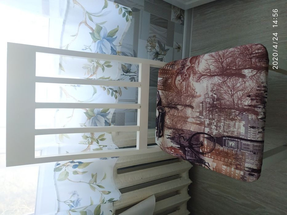 Продам кухонный стол и 4 стула