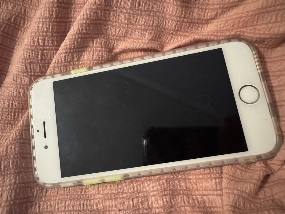 Продам Айфон 6, в зорошем состояний