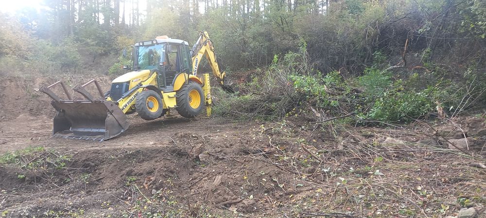 Услуги с Багер и Самосвали  и др. Строителна техника БИК-СТРОЙ ЕООД