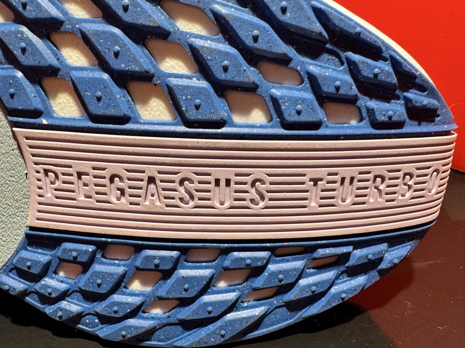 Оригинални! Nike Pegasus Plus Turbo - 45.5 ShoeMag